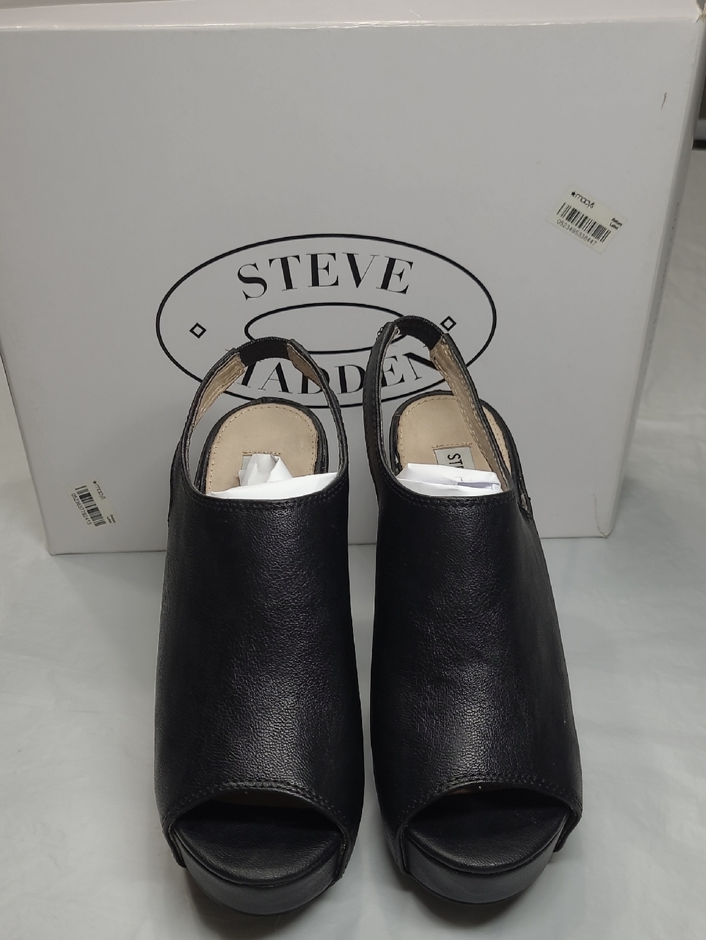 Steve Madden Leather Peeptoe Wedge Blassst Whimsigoth Slingback.    Original Box